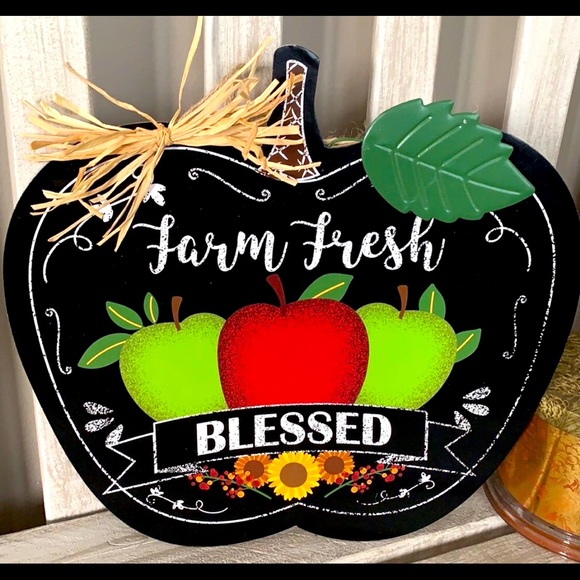 🍎 FARM FRESH HANGING SIGN 🍎 - Picture 1 of 5